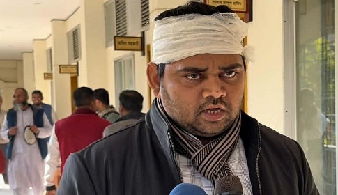 মাদারীপুরে স্কুল শিক্ষক অনাদি বিশ্বাসের ওপর নৃশংস হাতুড়ি হামলা