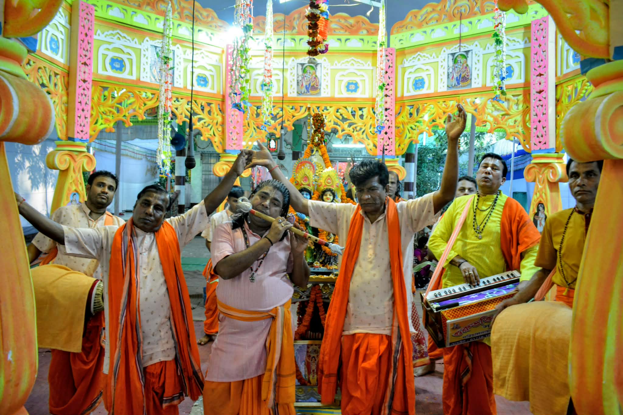 উত্তর গুজরায় শ্রীশ্রী লক্ষ্মীনারায়ণ ও জ্বালামুখী মন্দিরে অষ্টপ্রহরব্যাপী মহোৎসব অনুষ্ঠিত