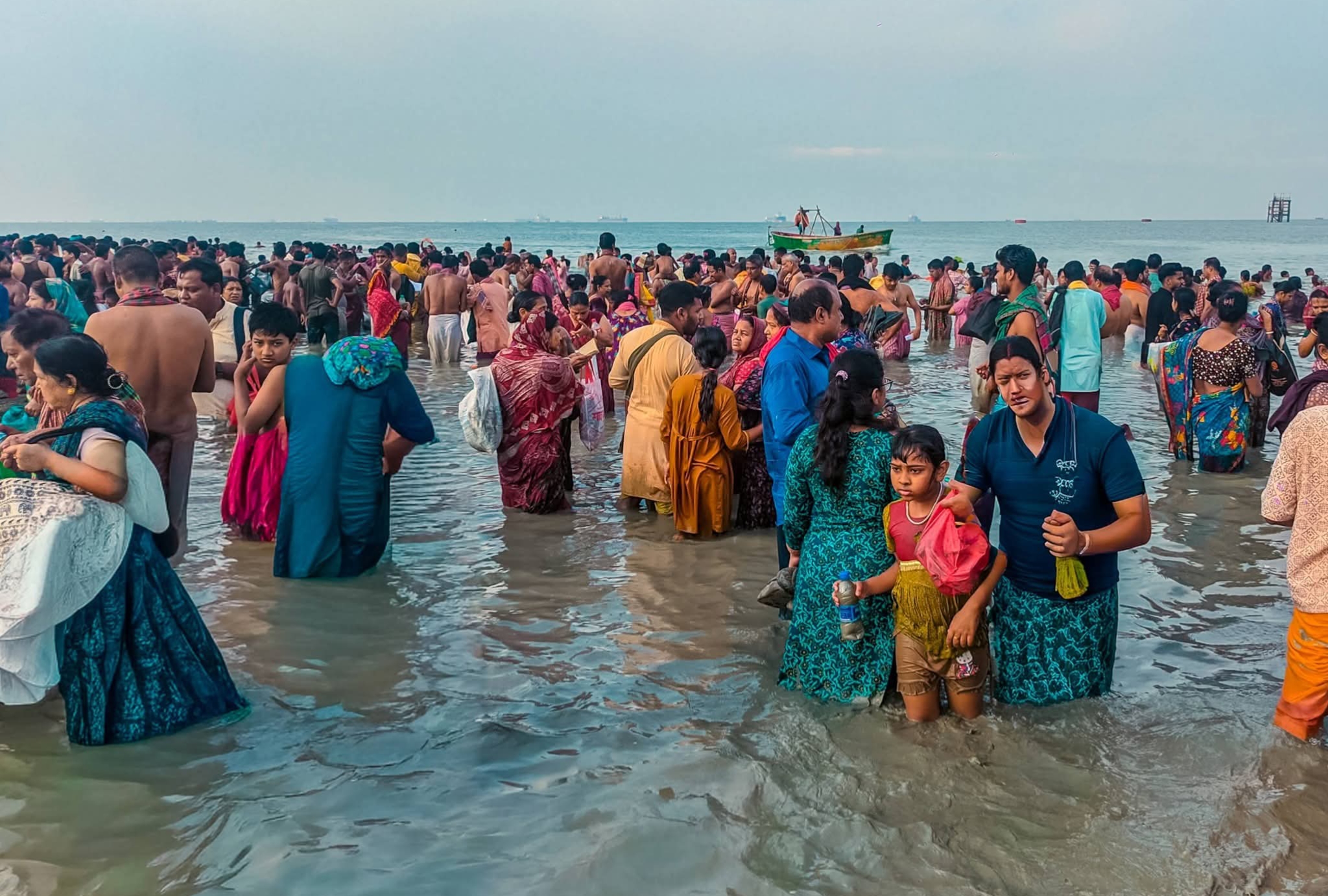 বারুণী স্নান উপলক্ষে রানী রাসমণি ঘাটে পূণ্যস্নান ও মেলা অনুষ্ঠিত