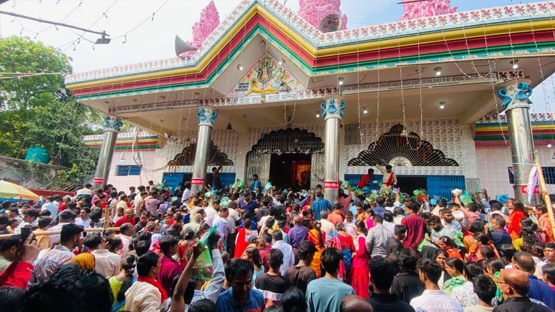 ইছামতীর তীরে শতাব্দী প্রাচীন কালীপূজায় লাখো ভক্তের সমাগম