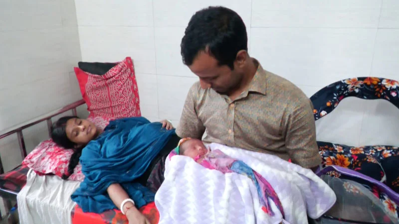 নববর্ষের সকালে জন্ম “লোকনাথের”, মানবিক চিকিৎসক গড়ার প্রত্যাশা বাবার