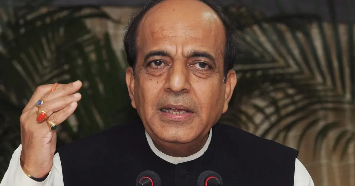 প্রণয় ভার্মার স্থলাভিষিক্ত হচ্ছেন দিনেশ ত্রিবেদী