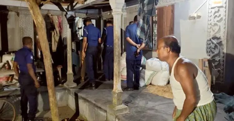 বগুড়ায় ঘরে ঢুকে হিন্দু গৃহবধূকে গলা কেটে হত্যা