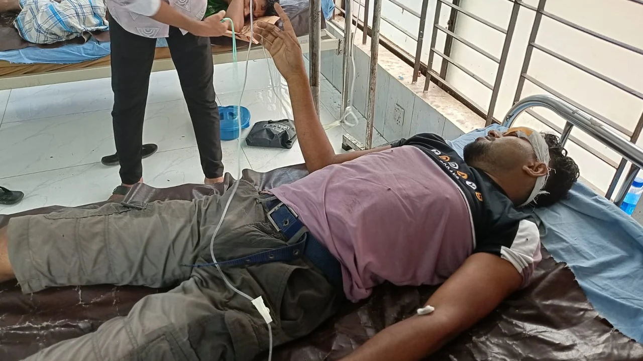 জগন্নাথ বিশ্ববিদ্যালয় কেন্দ্রীয় মন্দিরের পুরোহিতকে কুপিয়ে জখম