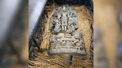 ঠাকুরগাঁও সীমান্তে ৩ কোটি ৪৫ লাখ টাকার প্রাচীন বিষ্ণুমূর্তি উদ্ধার, গ্রেপ্তার ২