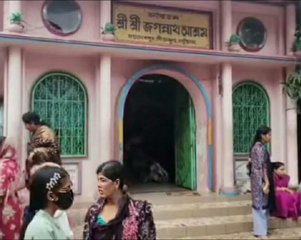 সীতাকুণ্ডের ঐতিহ্যবাহী জগন্নাথ আশ্রমে চুরি, হামলায় আহত ২