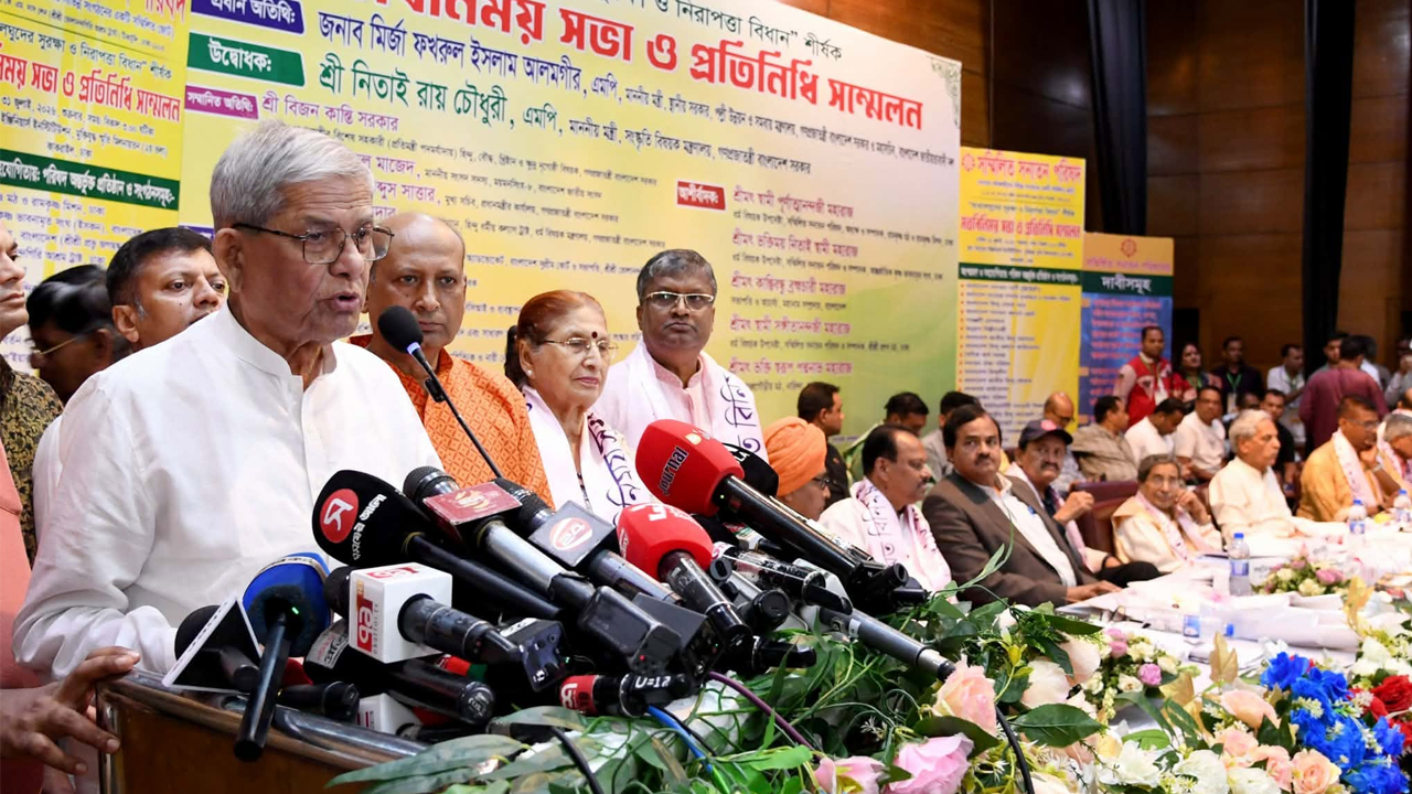 একটি স্বার্থান্বেষী মহল ধর্মকে ইস্যু করে সমাজে বিভেদ ও অস্থিরতা তৈরির চেষ্টা করছে: মির্জা ফখরুল