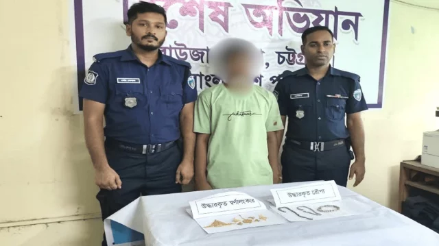 হিন্দু সেজে মন্দিরে ঢুকে প্রতিমার গয়না চুরি, গ্রেপ্তার ১